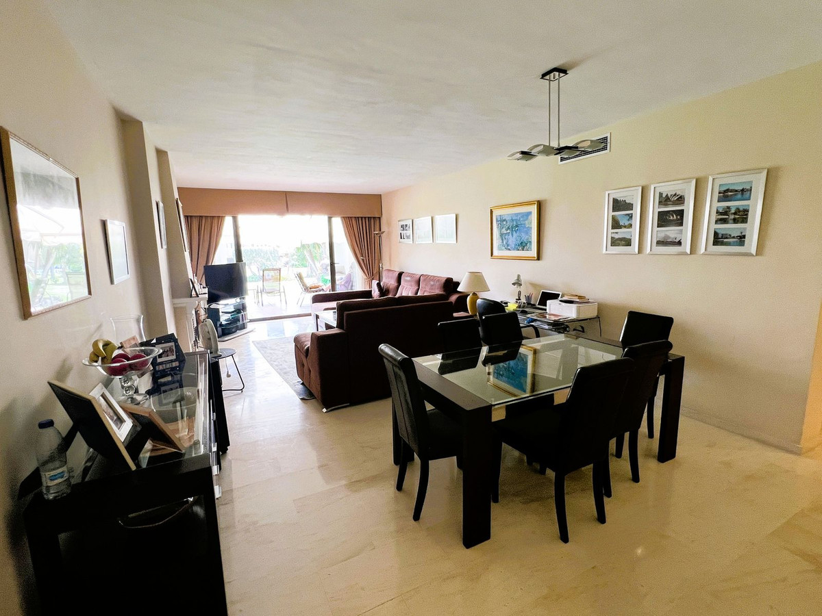 Appartement te koop in El Paraiso | 2 slaapkamers H5125240