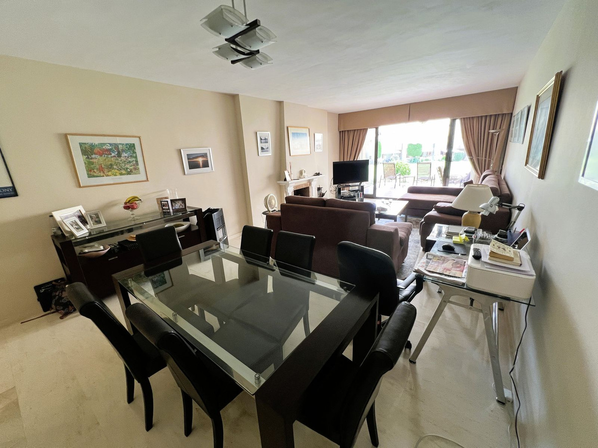 Appartement te koop in El Paraiso | 2 slaapkamers H5125240