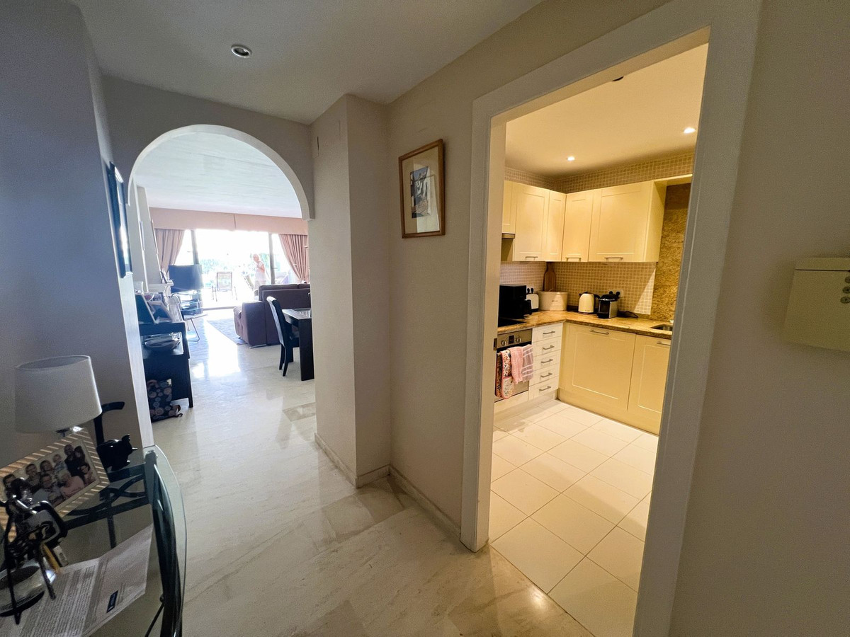 Appartement te koop in El Paraiso | 2 slaapkamers H5125240