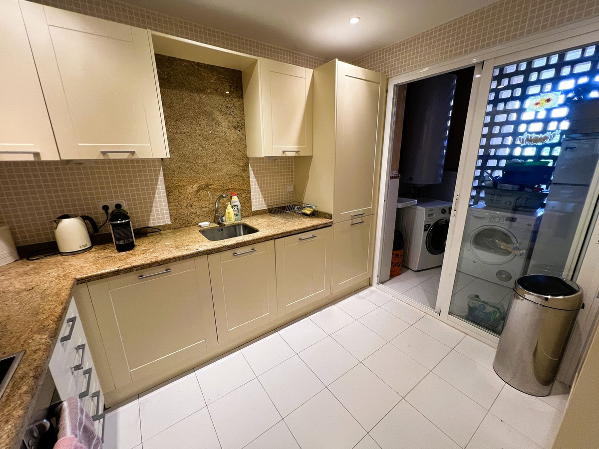 Appartement te koop in El Paraiso | 2 slaapkamers H5125240