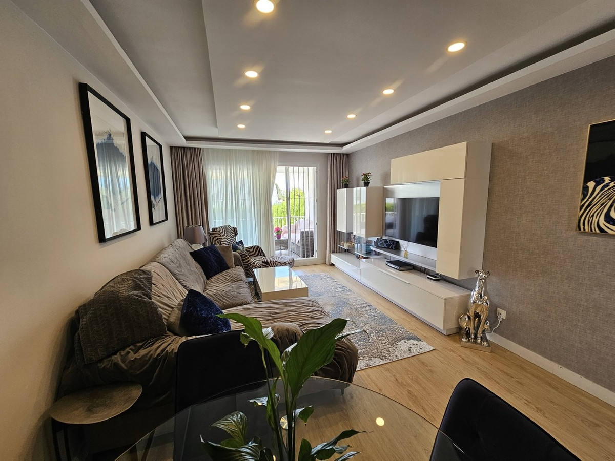 Appartement te koop in El Paraiso | 2 slaapkamers H5127775