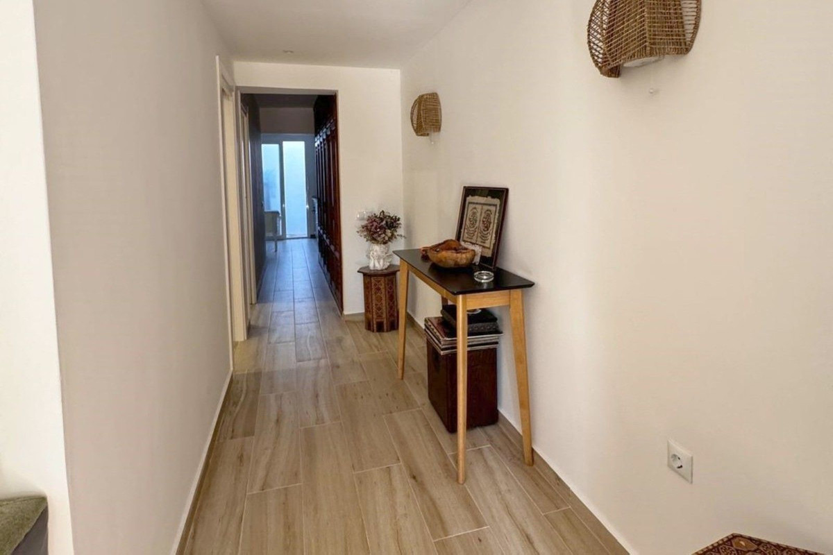 Appartement te koop in El Paraiso | 2 slaapkamers H5128867