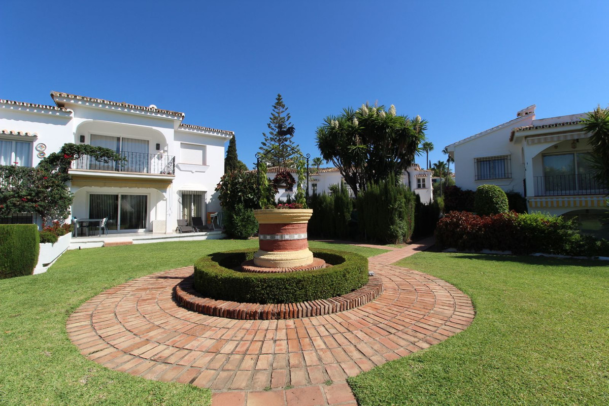 Appartement te koop in El Paraiso | 2 slaapkamers H5129761