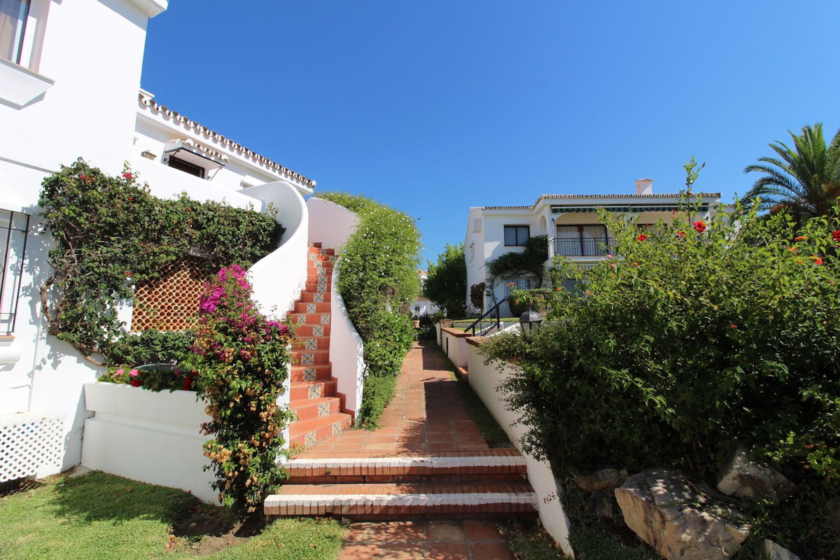 Appartement te koop in El Paraiso | 2 slaapkamers H5129761