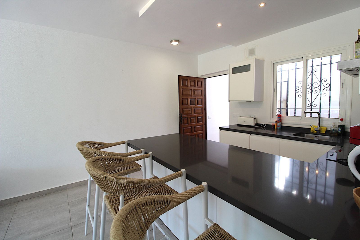 Appartement te koop in El Paraiso | 2 slaapkamers H5129761
