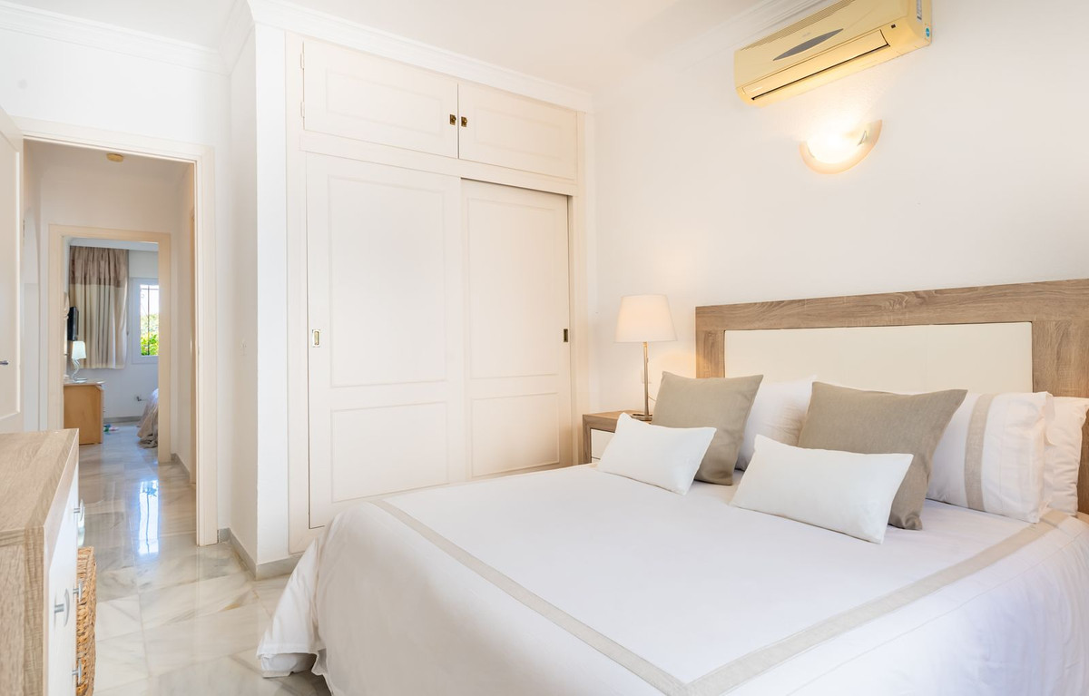 Appartement te koop in El Paraiso | 2 slaapkamers H5146621