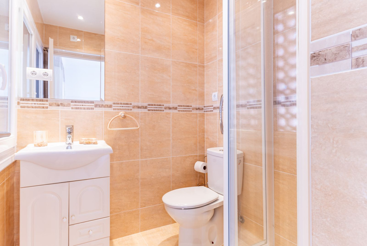 Appartement te koop in El Paraiso | 2 slaapkamers H5146621