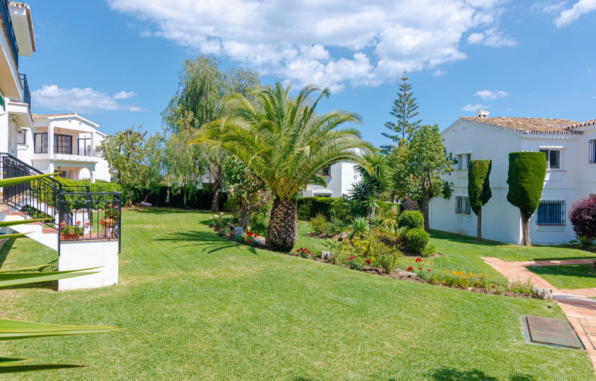 Appartement te koop in El Paraiso | 2 slaapkamers H5146621