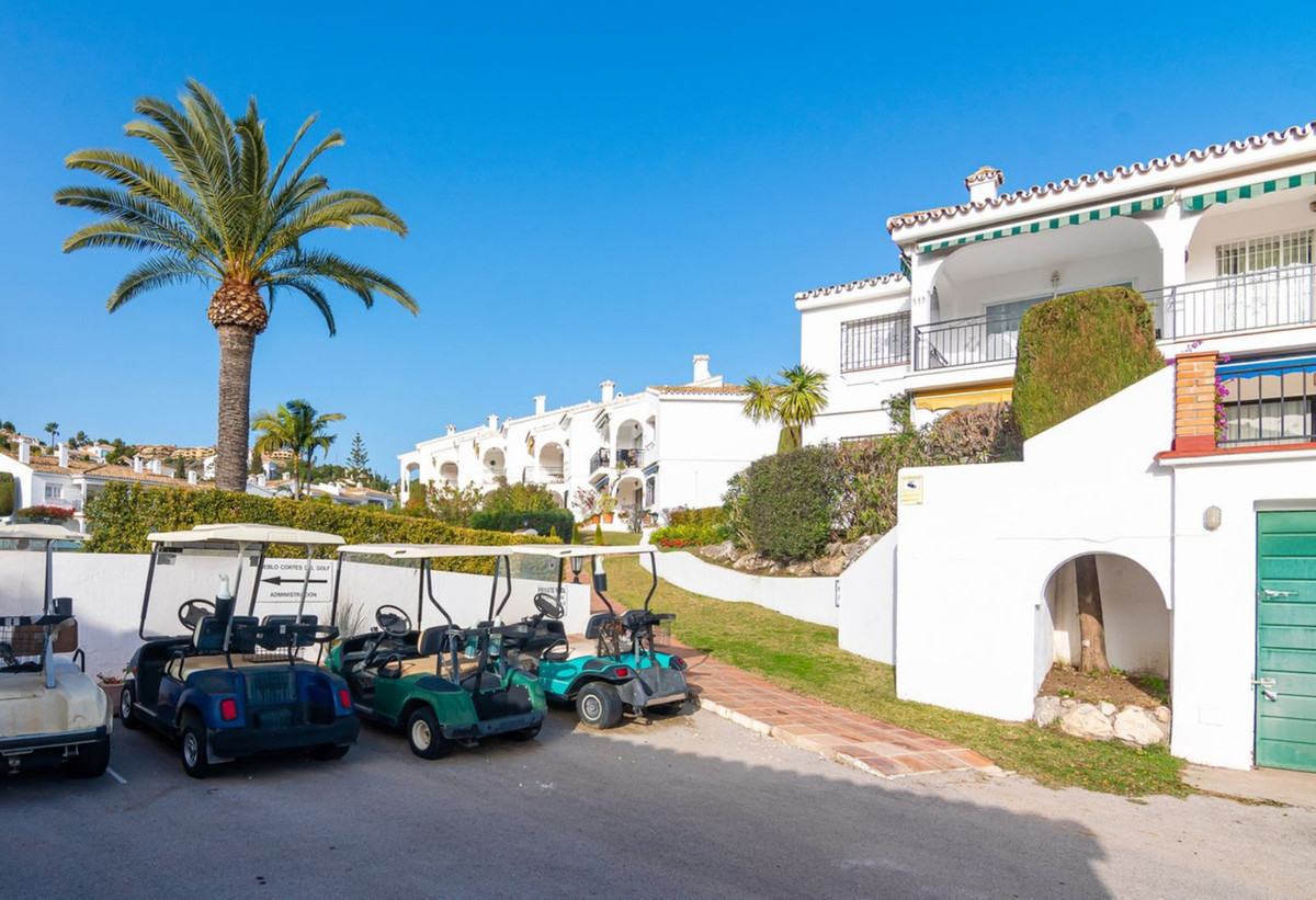 Appartement te koop in El Paraiso | 2 slaapkamers H5146621