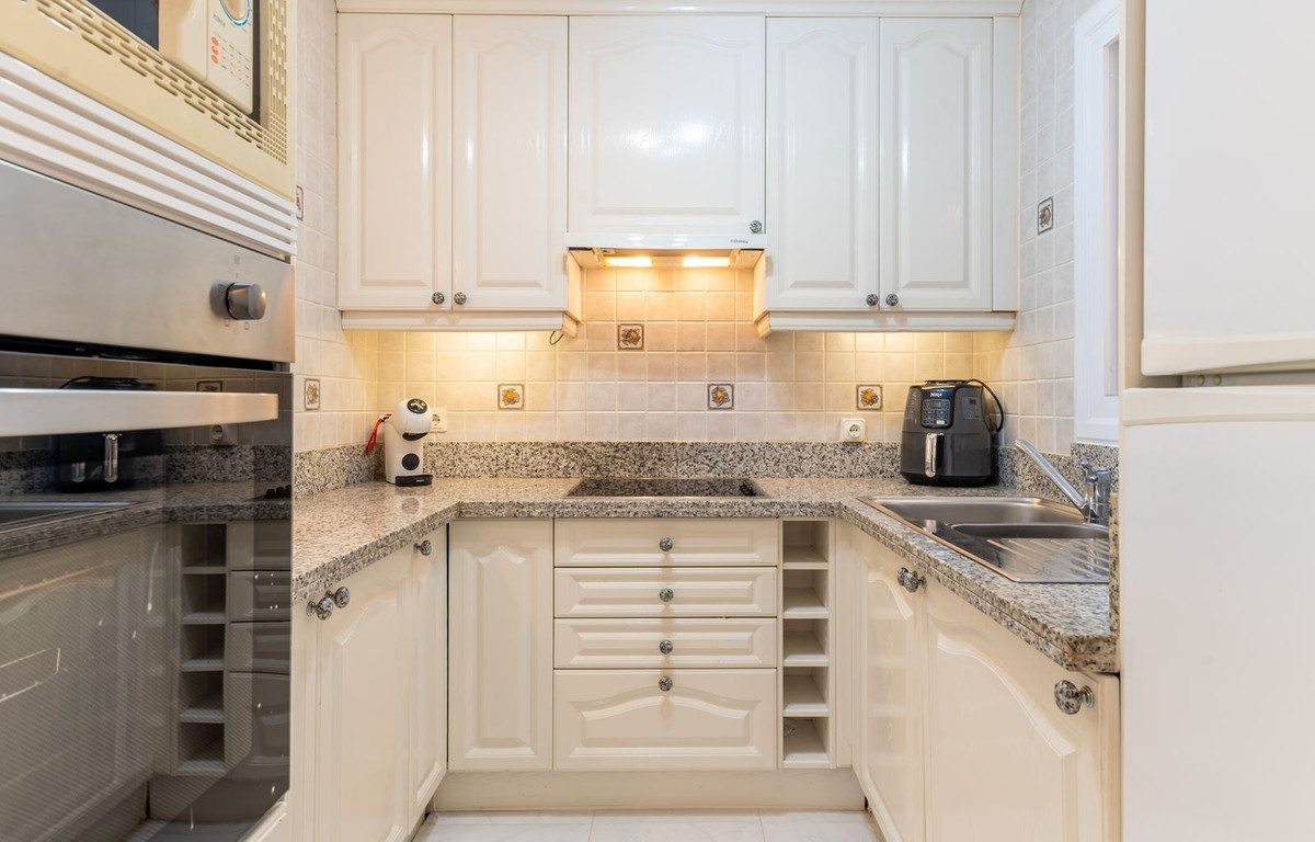 Appartement te koop in El Paraiso | 2 slaapkamers H5146621