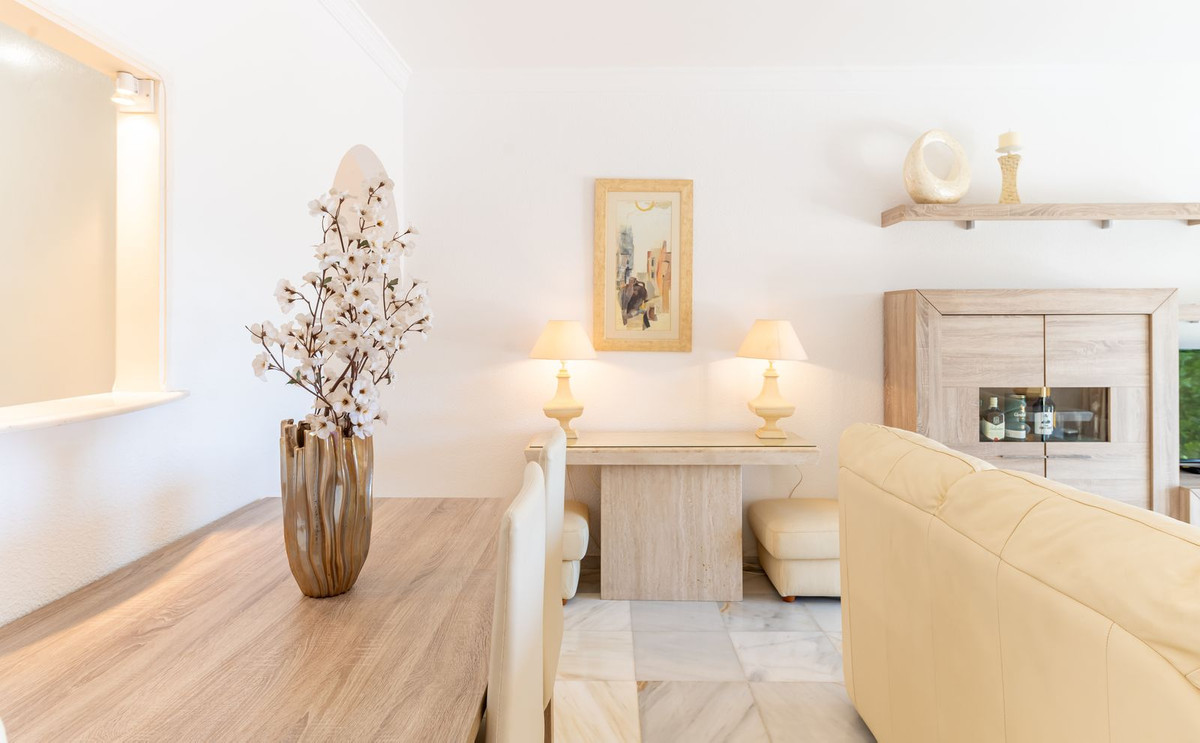 Appartement te koop in El Paraiso | 2 slaapkamers H5146621