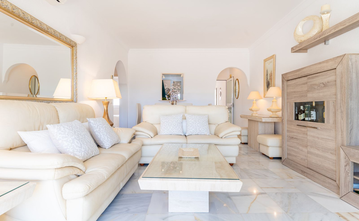 Appartement te koop in El Paraiso | 2 slaapkamers H5146621
