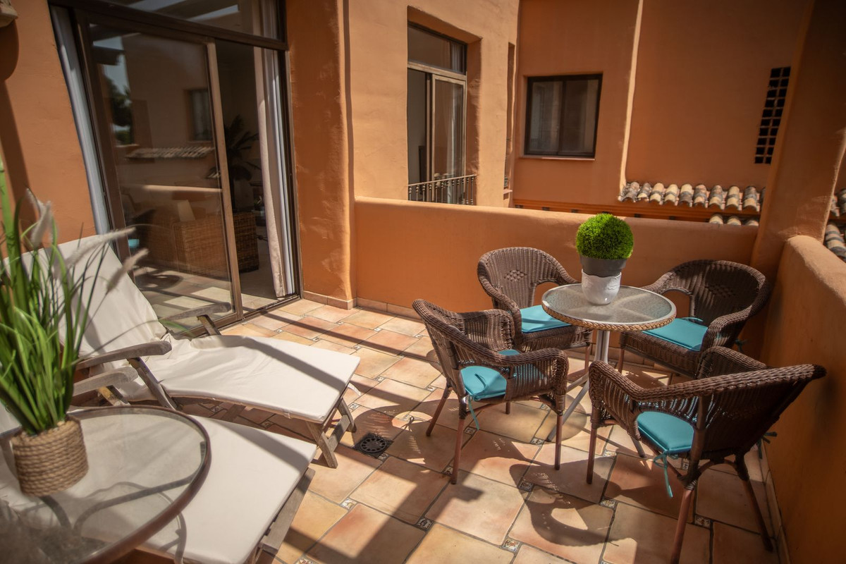 Appartement te koop in El Paraiso | 2 slaapkamers H5146948