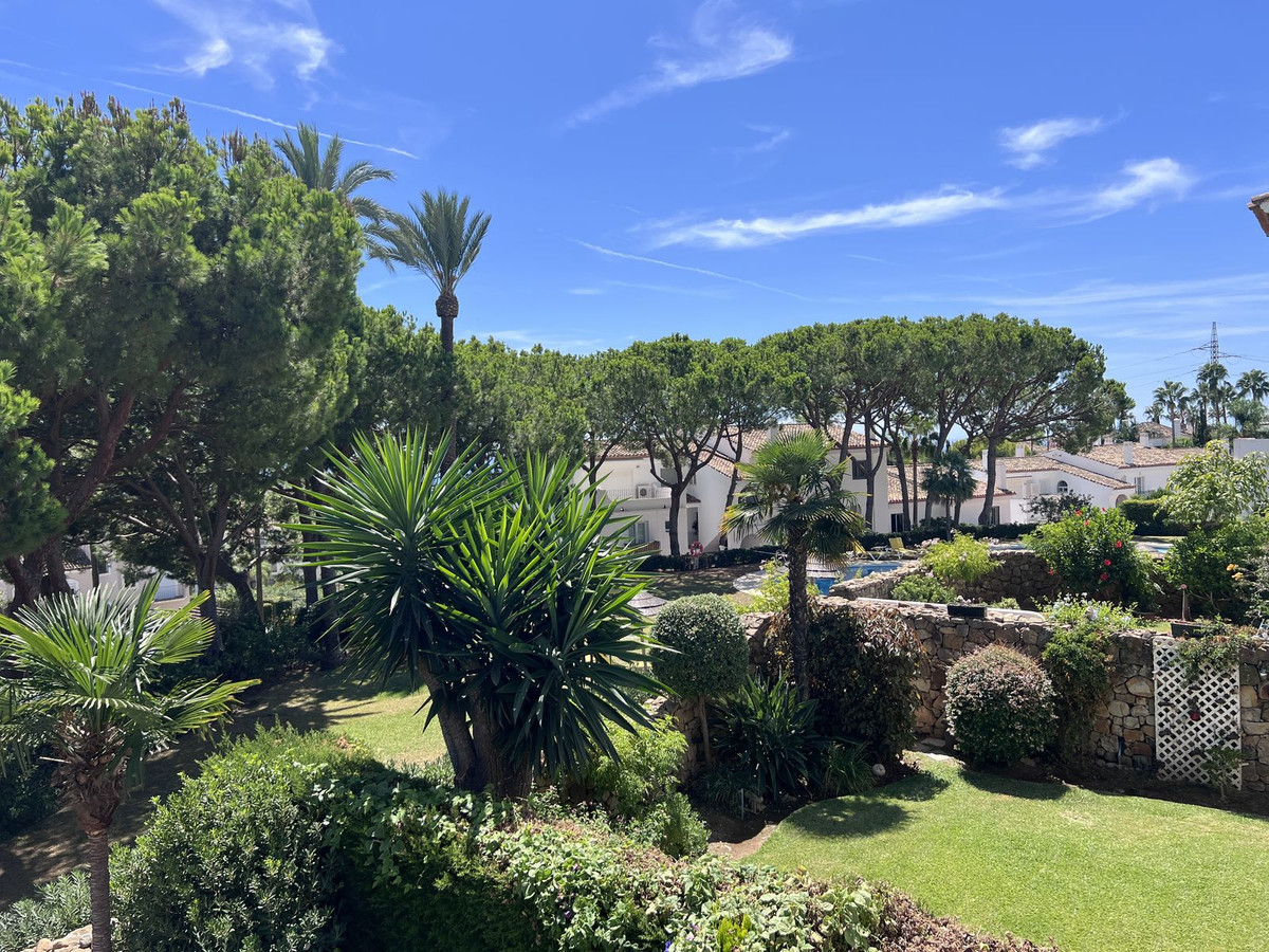 Appartement te koop in El Paraiso | 2 slaapkamers H5147416