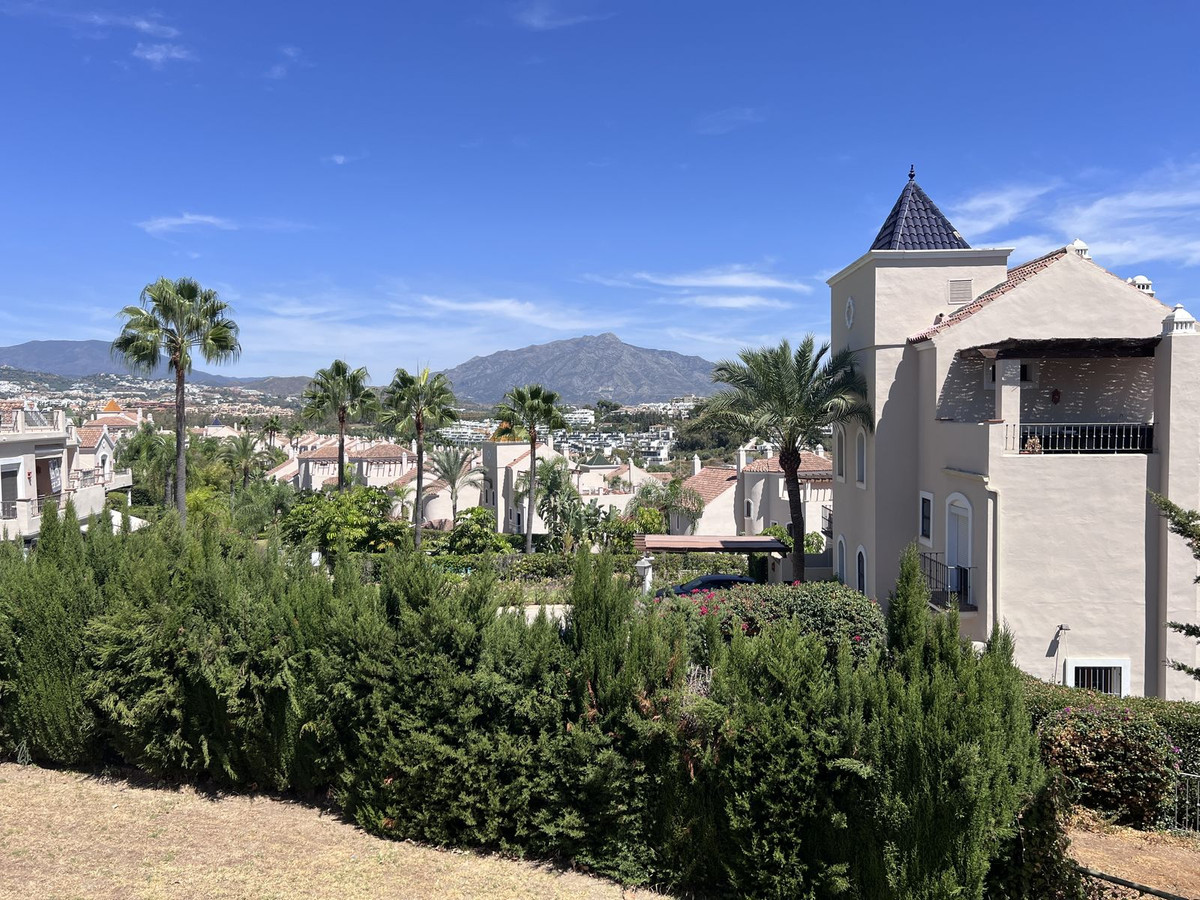 Appartement te koop in El Paraiso | 2 slaapkamers H5147416