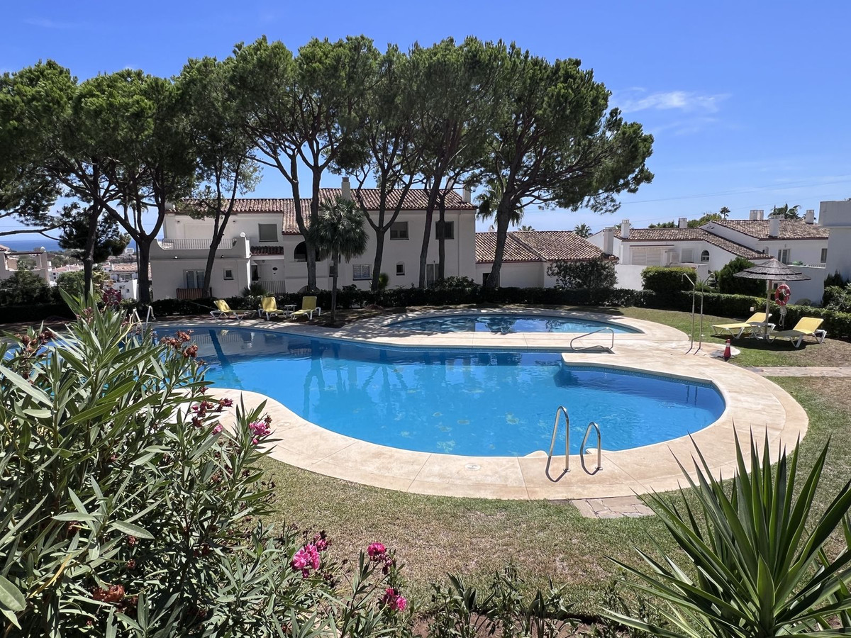 Appartement te koop in El Paraiso | 2 slaapkamers H5147416