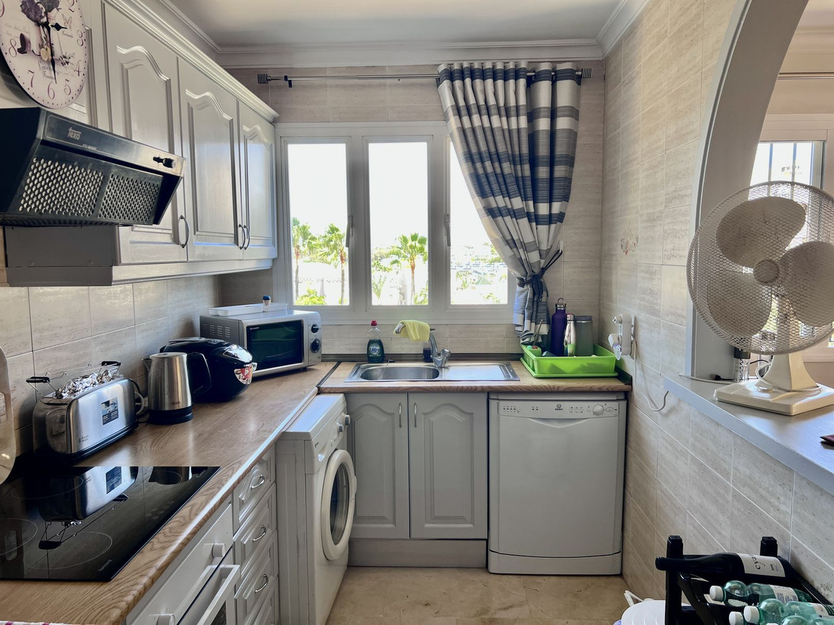 Appartement te koop in El Paraiso | 2 slaapkamers H5147416