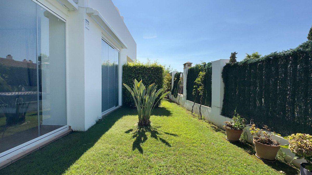 Appartement te koop in El Paraiso | 2 slaapkamers H5148001