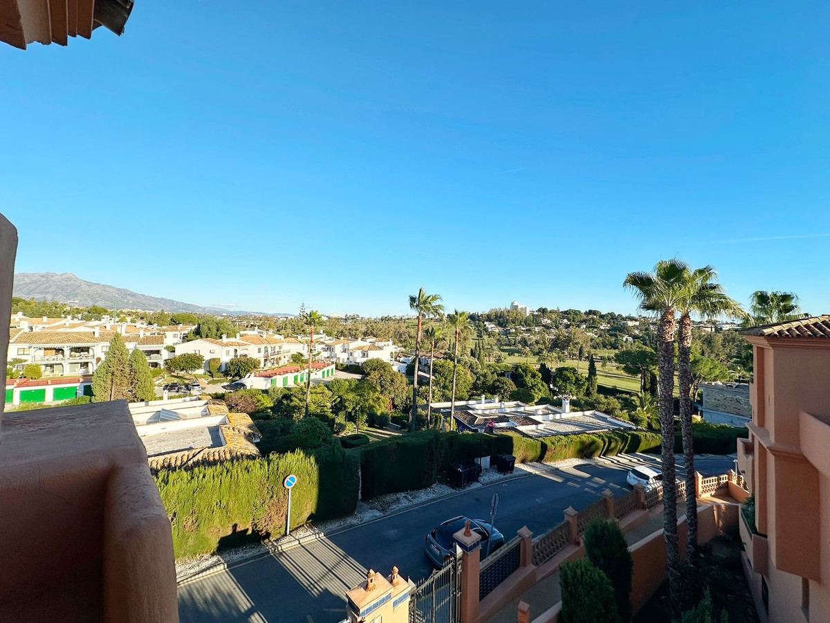 Appartement te koop in El Paraiso | 3 slaapkamers H5244286