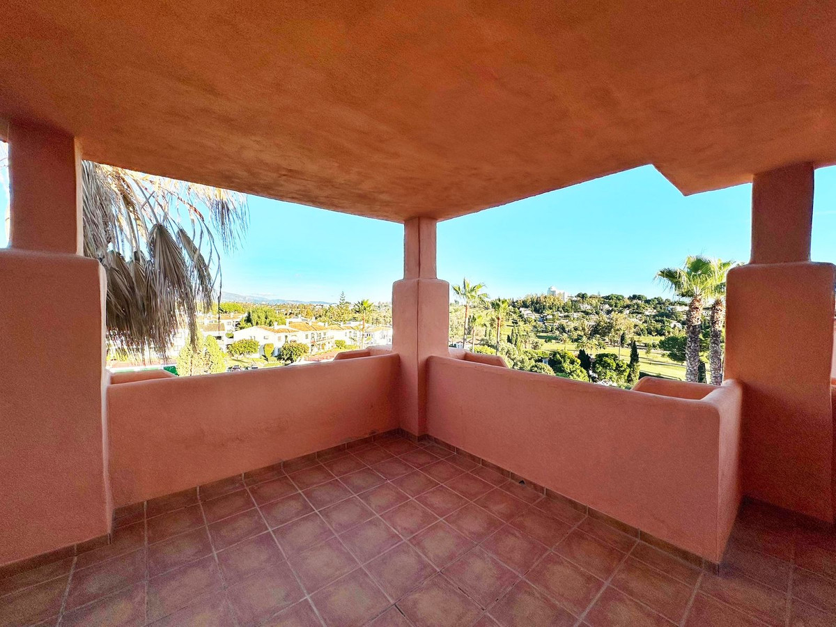 Appartement te koop in El Paraiso | 3 slaapkamers H5244286