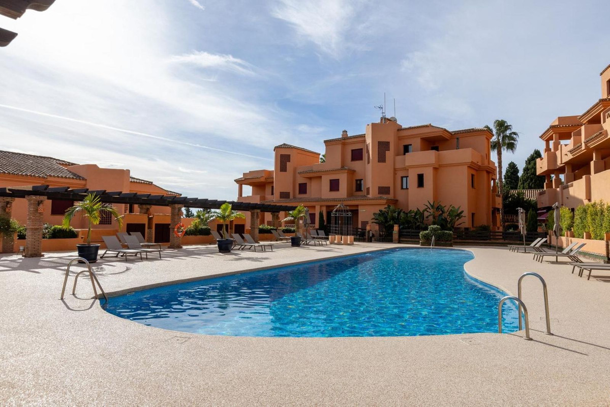 Appartement te koop in El Paraiso | 3 slaapkamers H5244286