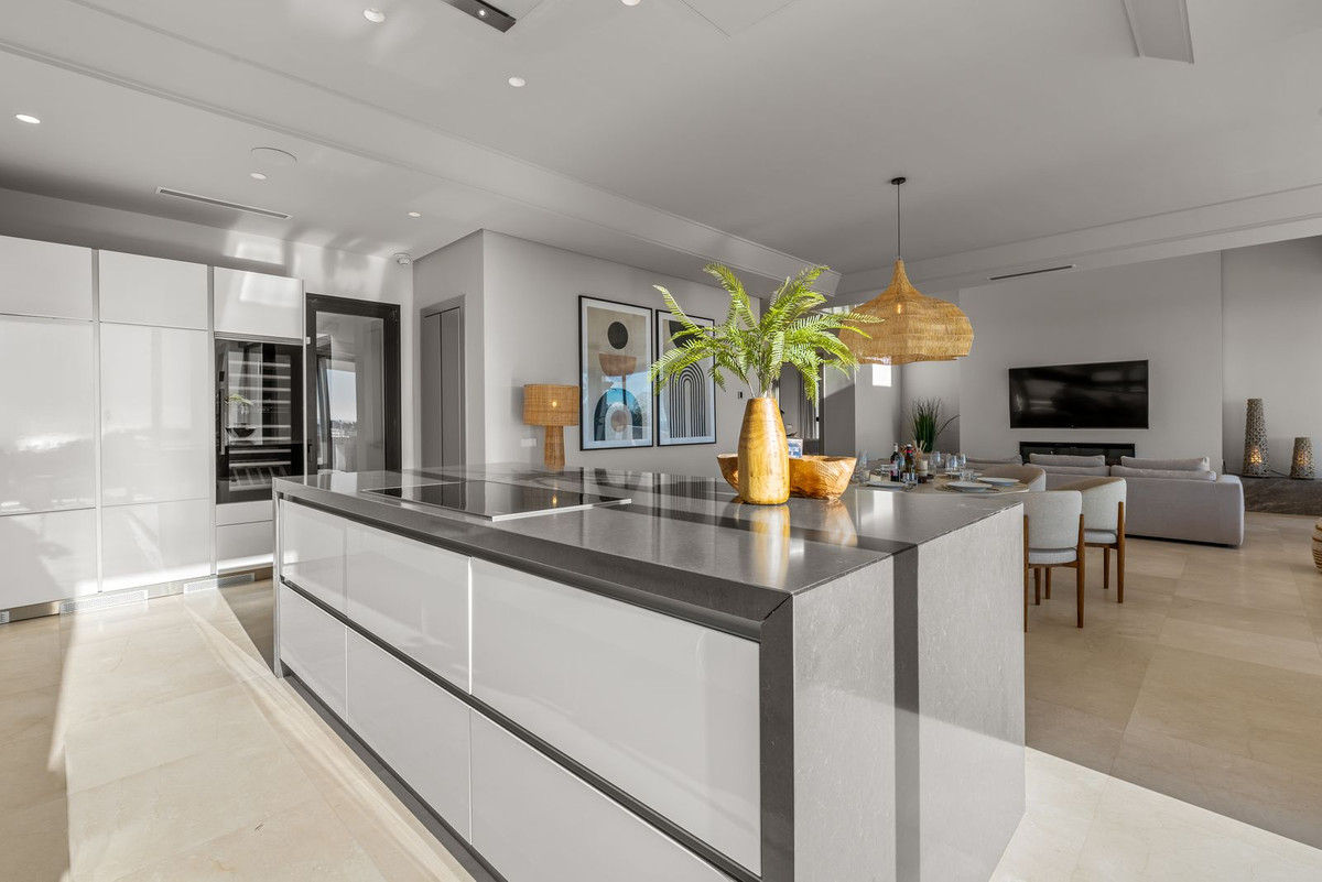 Huis te koop in El Paraiso | 5 slaapkamers H5272369