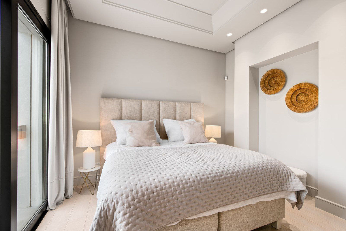 Huis te koop in El Paraiso | 5 slaapkamers H5272369