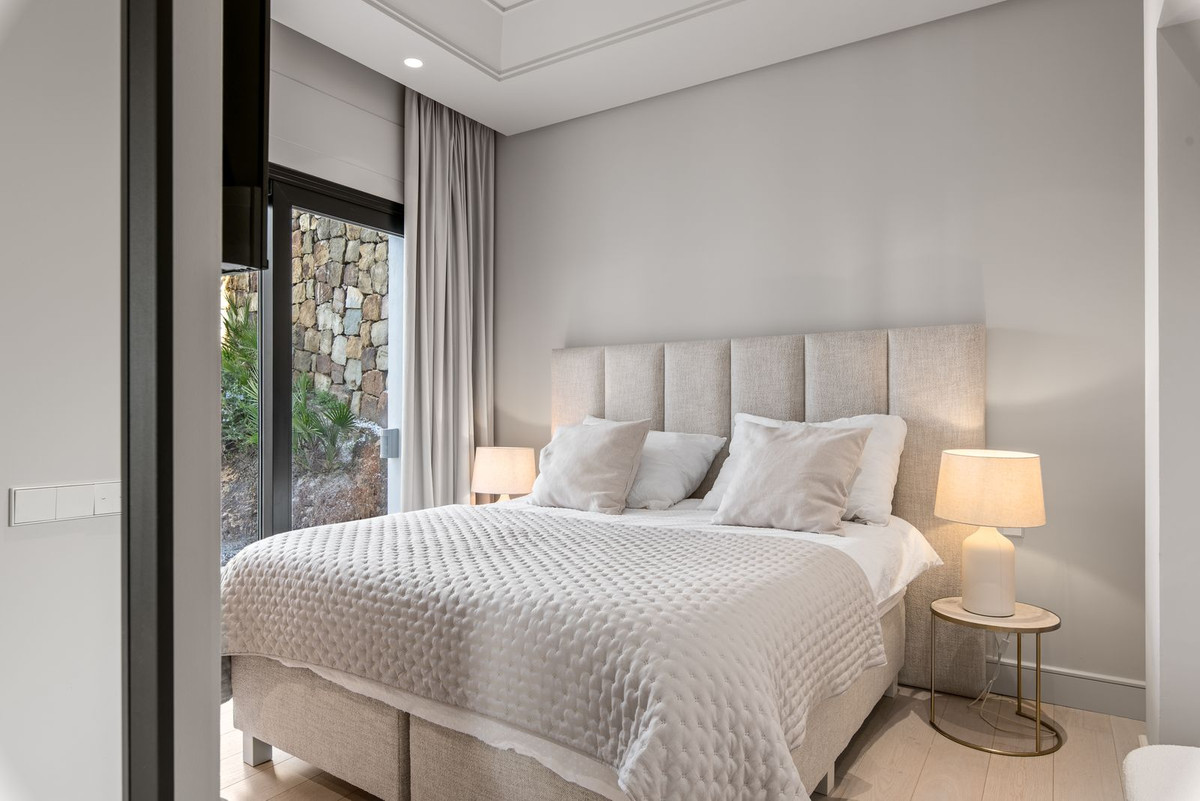 Huis te koop in El Paraiso | 5 slaapkamers H5272369