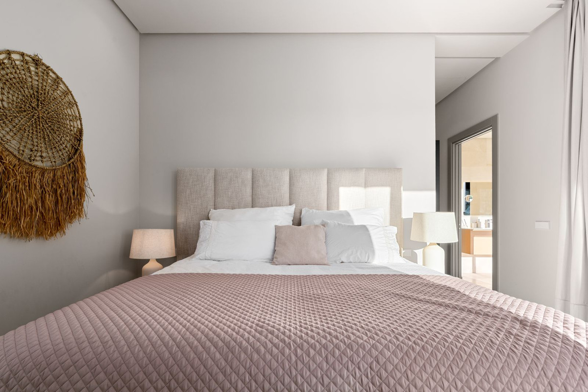 Huis te koop in El Paraiso | 5 slaapkamers H5272369