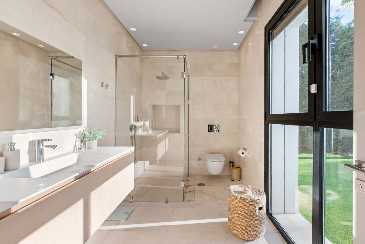 Huis te koop in El Paraiso | 5 slaapkamers H5272369