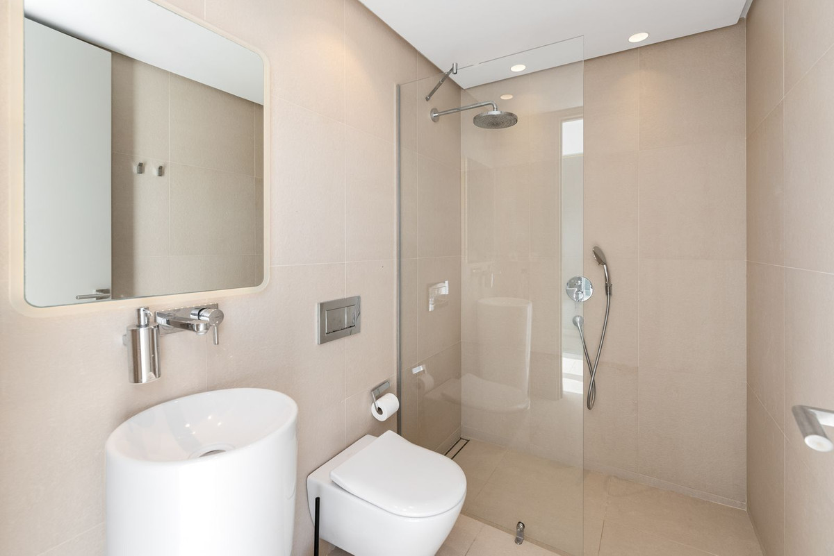 Huis te koop in El Paraiso | 5 slaapkamers H5272369