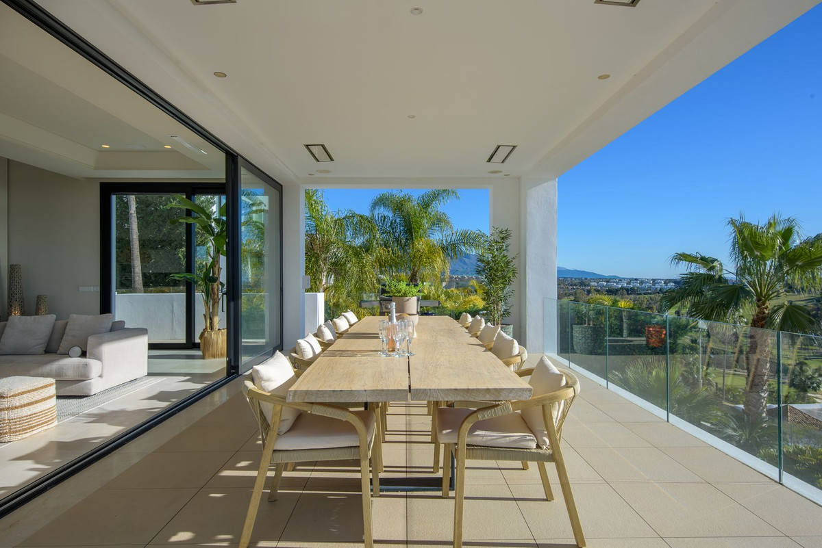 Huis te koop in El Paraiso | 5 slaapkamers H5272369