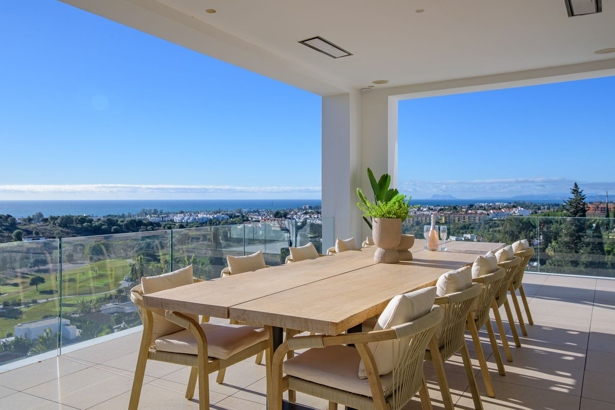 Huis te koop in El Paraiso | 5 slaapkamers H5272369