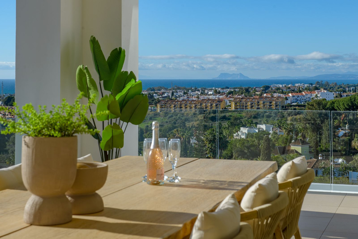 Huis te koop in El Paraiso | 5 slaapkamers H5272369