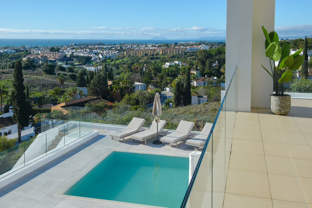 Huis te koop in El Paraiso | 5 slaapkamers H5272369