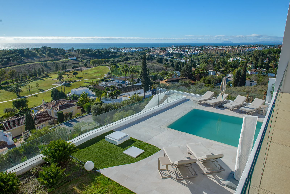 Huis te koop in El Paraiso | 5 slaapkamers H5272369