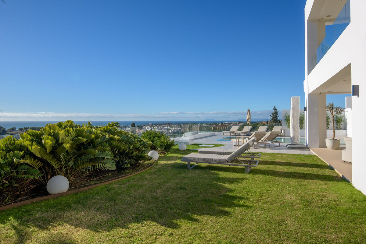 Huis te koop in El Paraiso | 5 slaapkamers H5272369