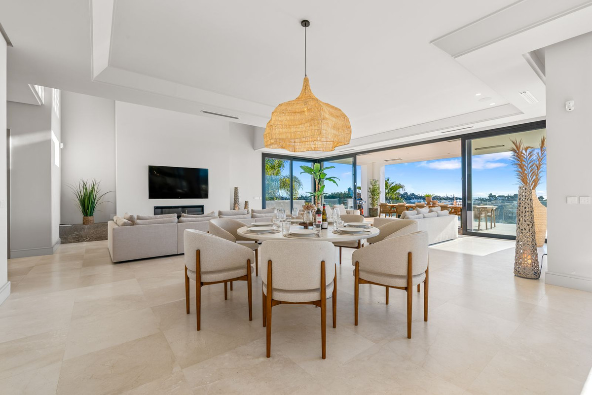 Huis te koop in El Paraiso | 5 slaapkamers H5272369