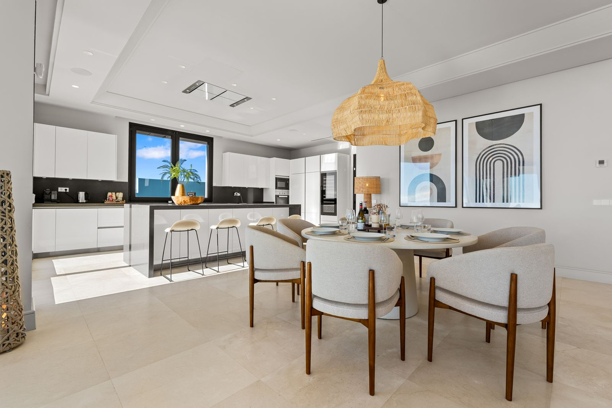 Huis te koop in El Paraiso | 5 slaapkamers H5272369