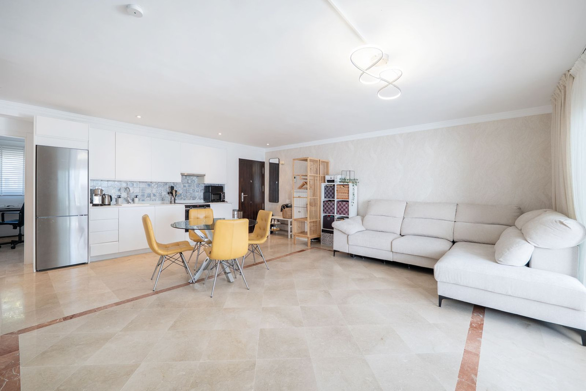 Appartement te koop in El Paraiso | 3 slaapkamers H5287063