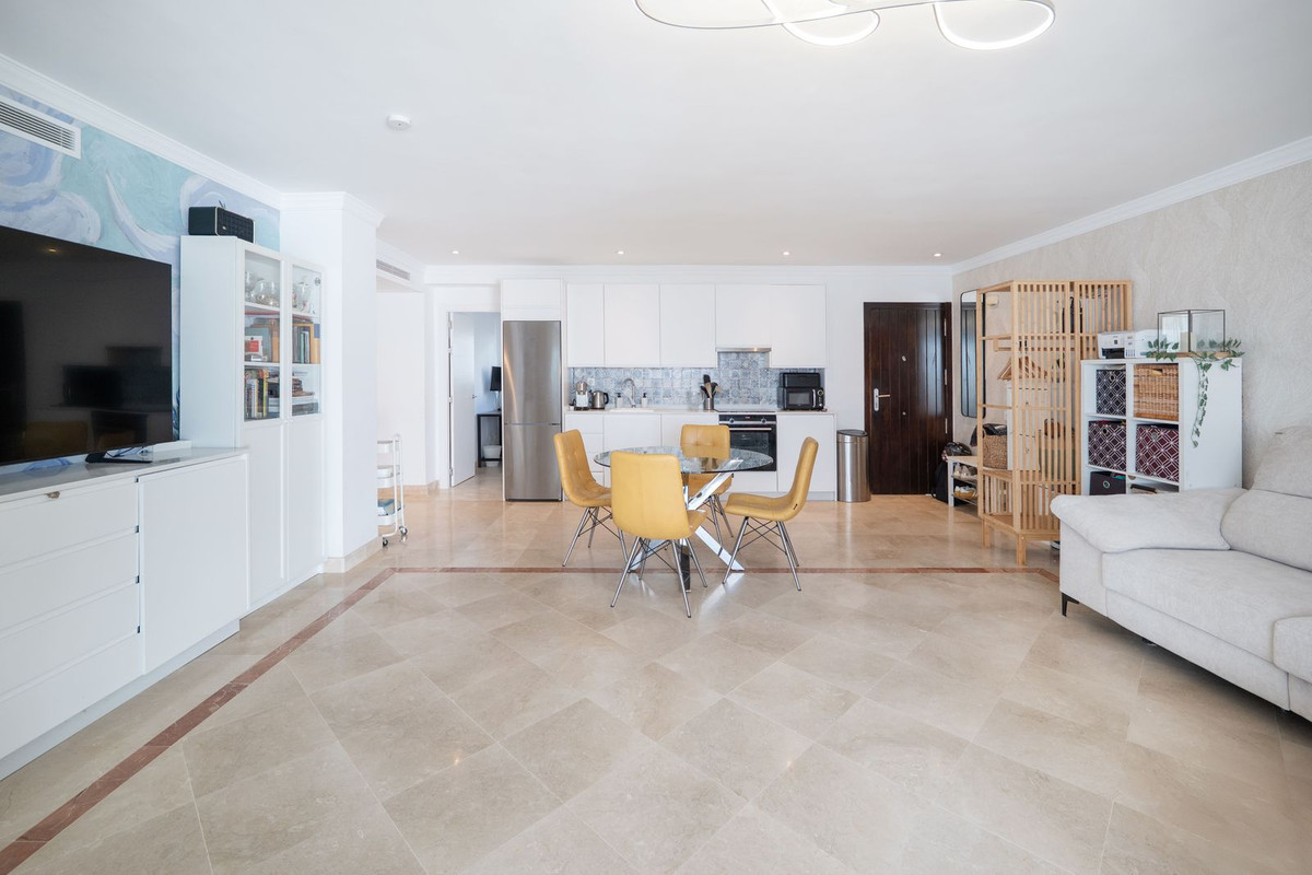 Appartement te koop in El Paraiso | 3 slaapkamers H5287063