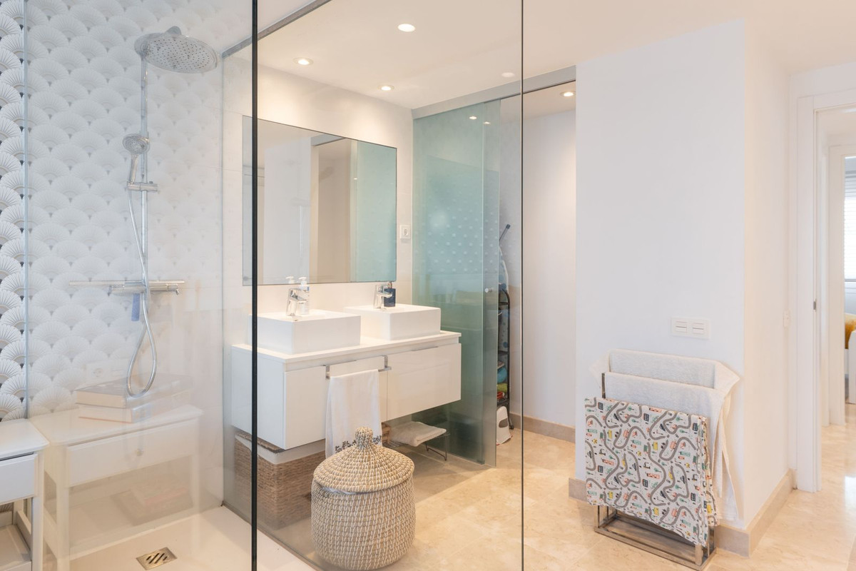 Appartement te koop in El Paraiso | 3 slaapkamers H5287063