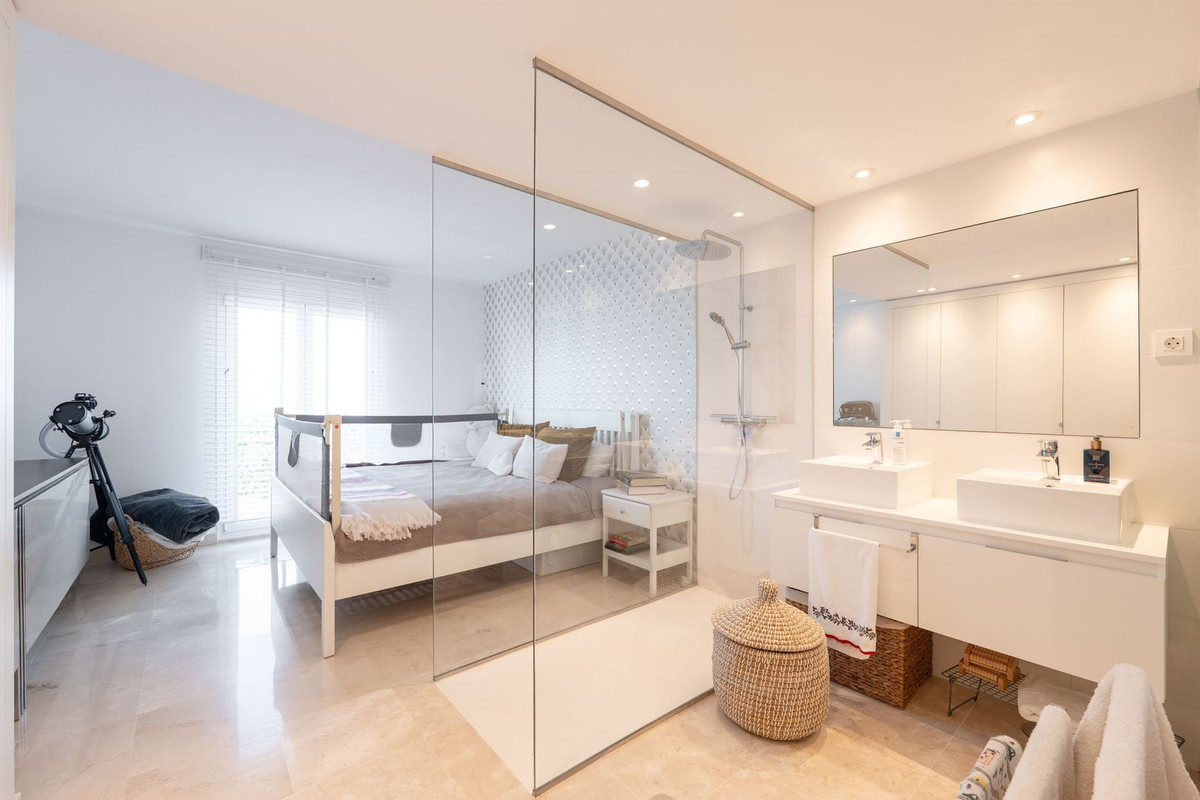 Appartement te koop in El Paraiso | 3 slaapkamers H5287063