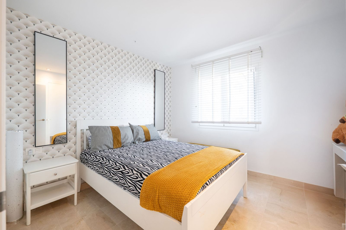 Appartement te koop in El Paraiso | 3 slaapkamers H5287063