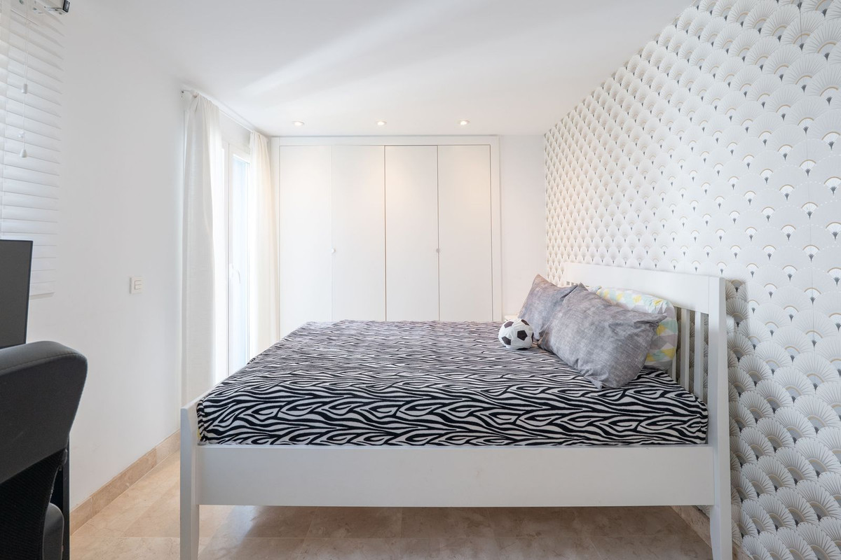 Appartement te koop in El Paraiso | 3 slaapkamers H5287063