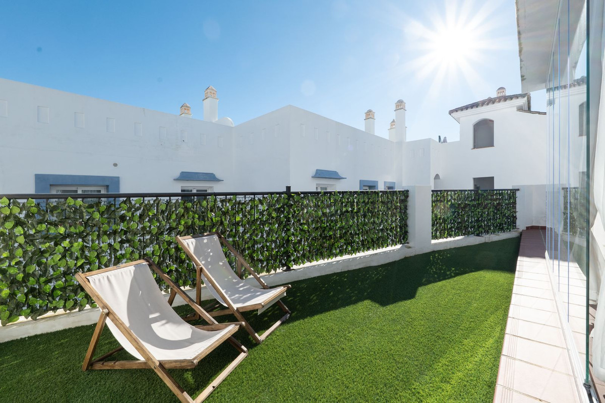 Appartement te koop in El Paraiso | 3 slaapkamers H5287063