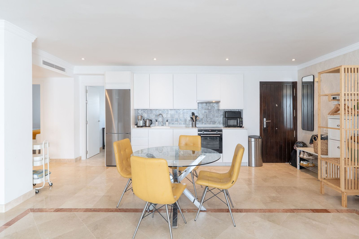 Appartement te koop in El Paraiso | 3 slaapkamers H5287063