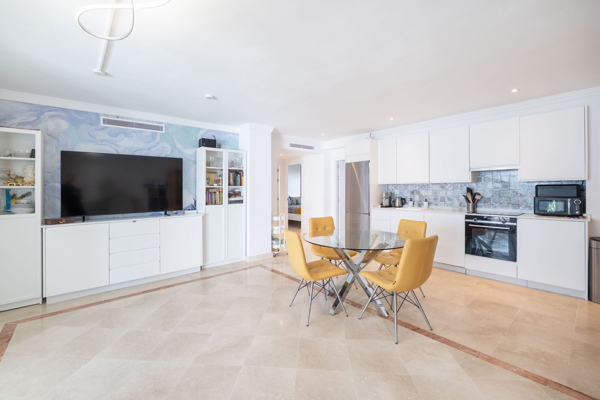 Appartement te koop in El Paraiso | 3 slaapkamers H5287063