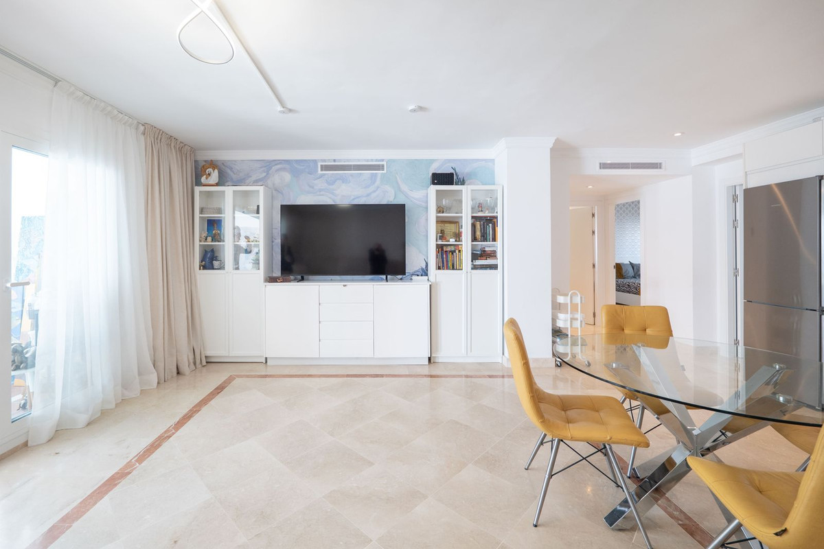 Appartement te koop in El Paraiso | 3 slaapkamers H5287063