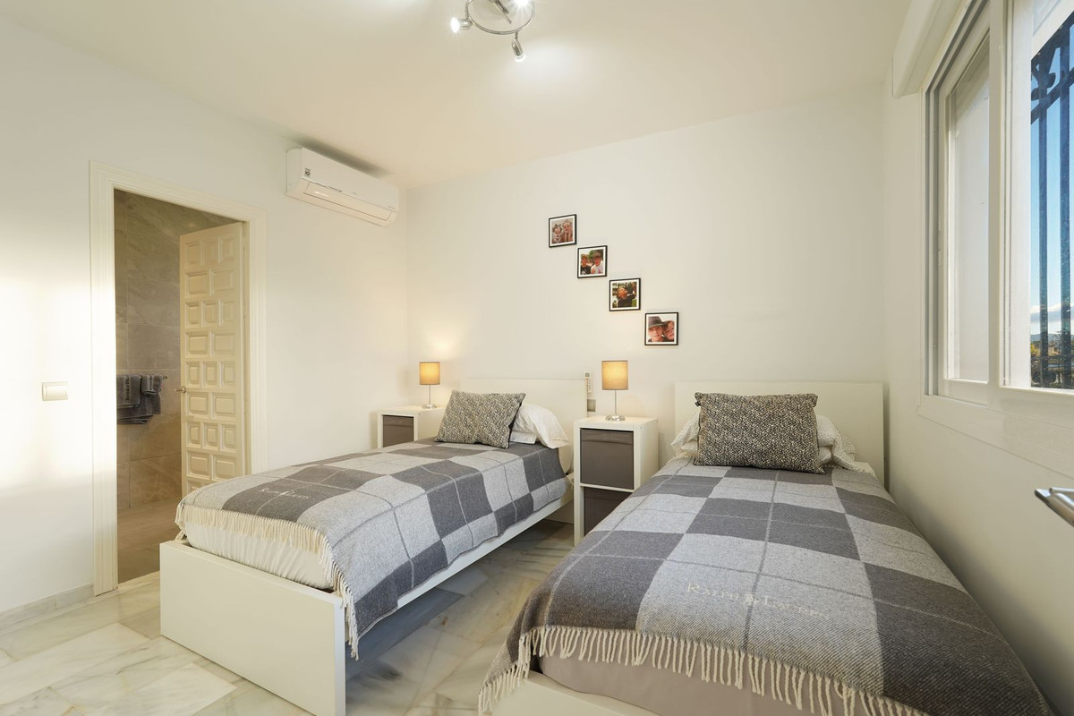 Appartement te koop in El Paraiso | 2 slaapkamers H5292130